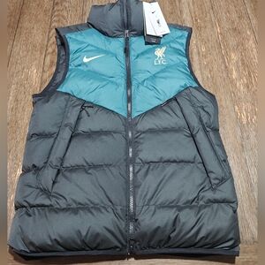 Nike Liverpool FC 2021/22 Down Puffer Windrunner Vest Size S NWT DA9774-011